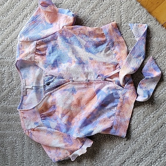 BCBG Watercolor Top Boho Fairy Short Sleeve Lightweight Blouse Button Tie Small - Picture 1 of 8